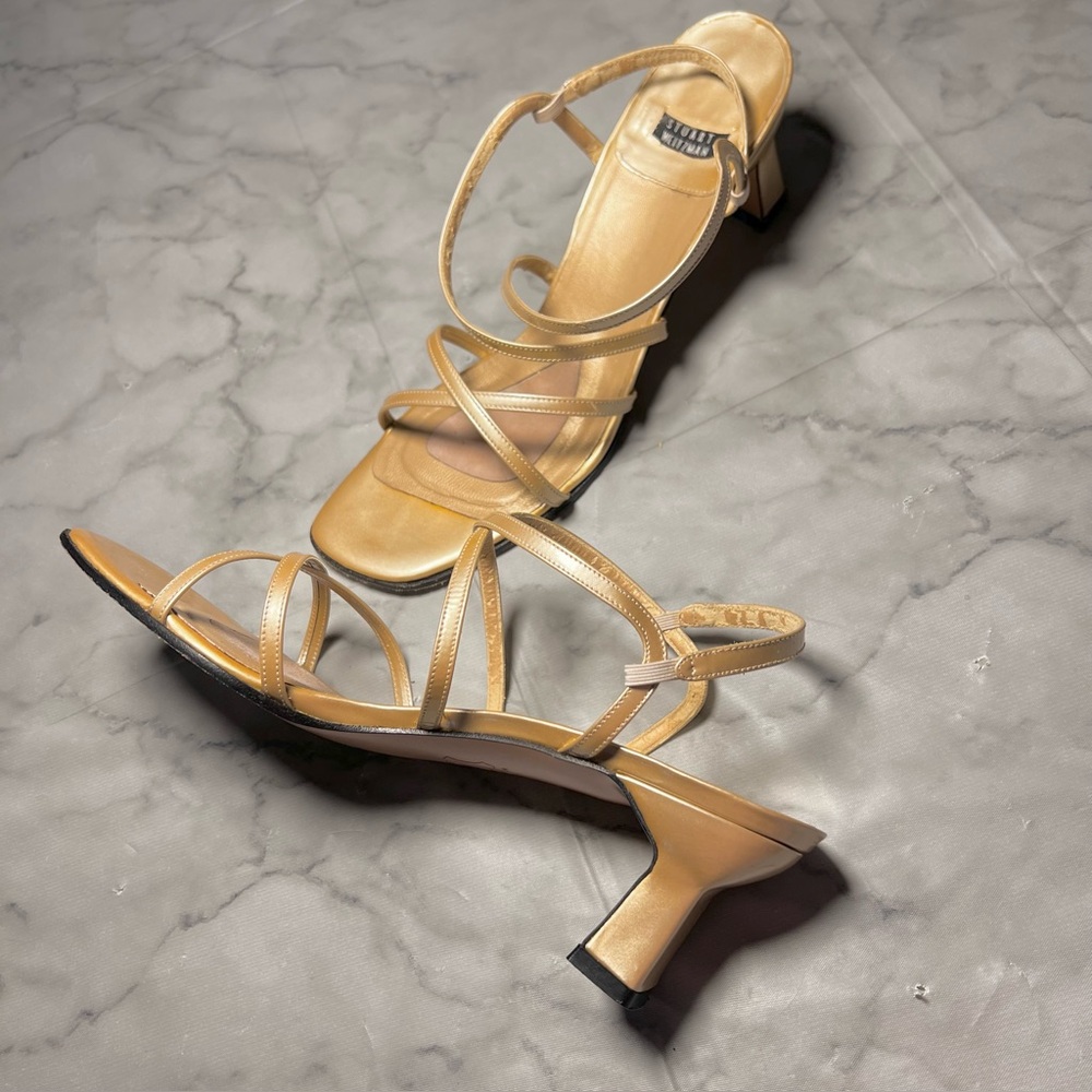 Stuart Weitzman Gold Matte Lamé Heels Fair Condition Estimated (Insole) Size 8